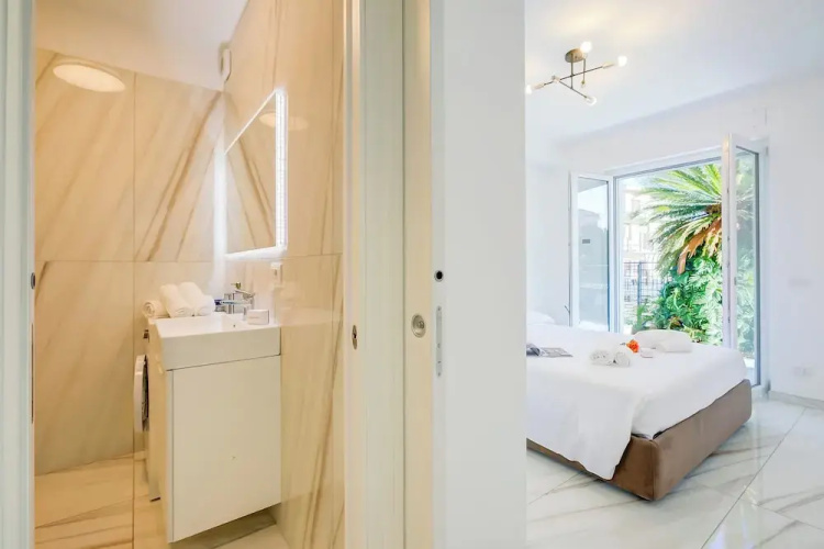 Beachy Vibes- 900m From the Beach