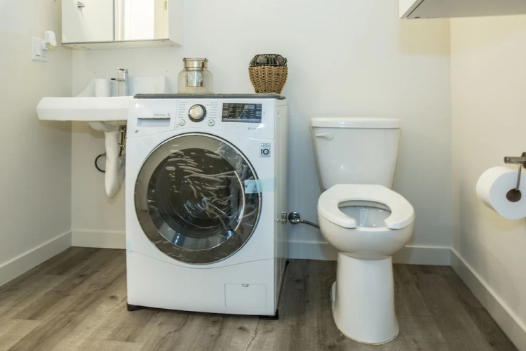 Modern Seattle Condo Sleeps 4