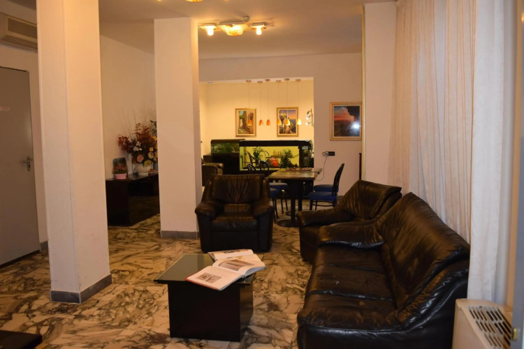 Hotel Mary