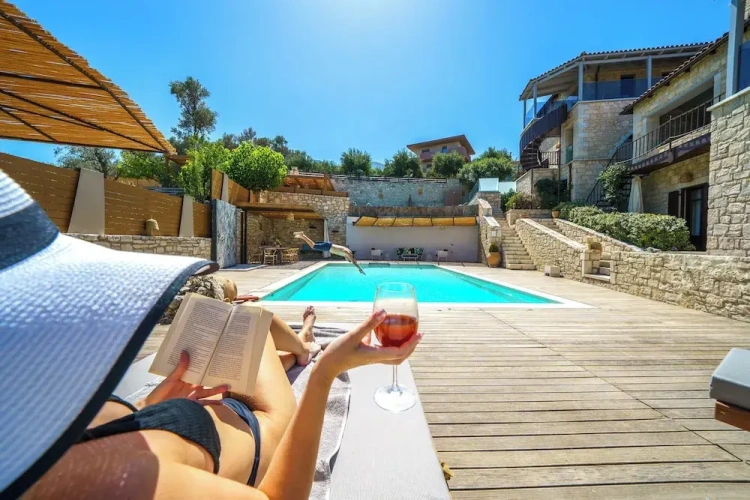 4 Bedrooms Villa with balcony
