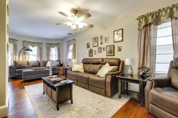 3 Bedrooms Cottage