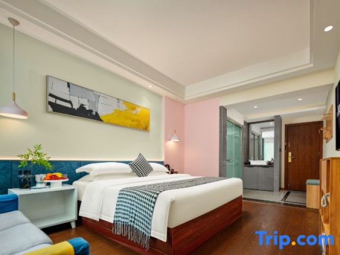 Standard Double room with city view
