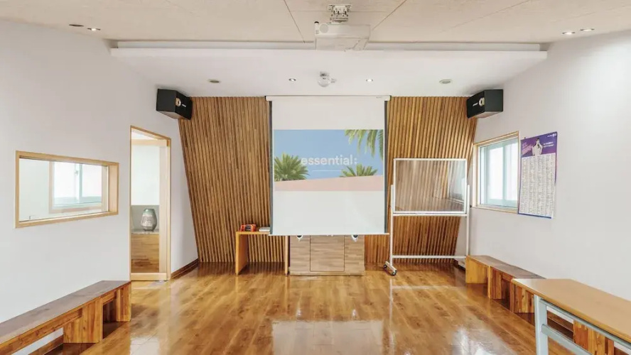 Beyand Private Pool Villa Pension, Daebu