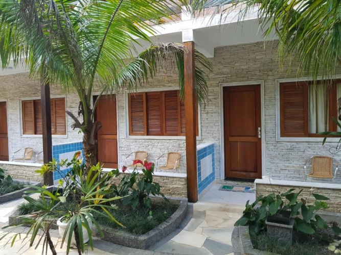 Standard Triple room with garden view