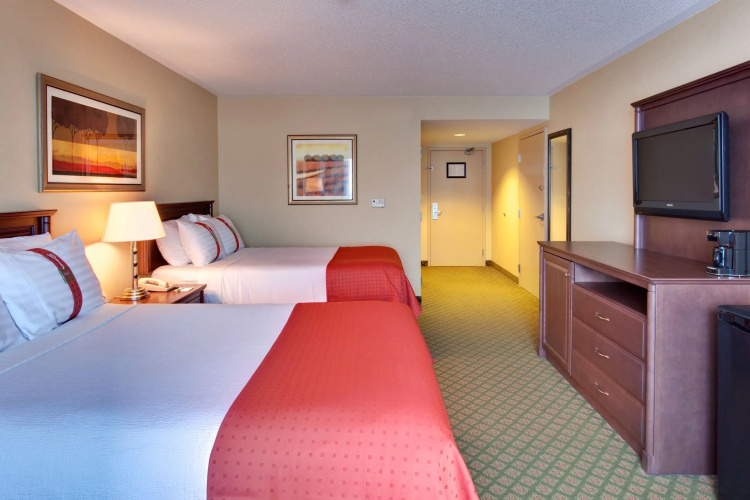 Four Points by Sheraton Point Edward Sarnia