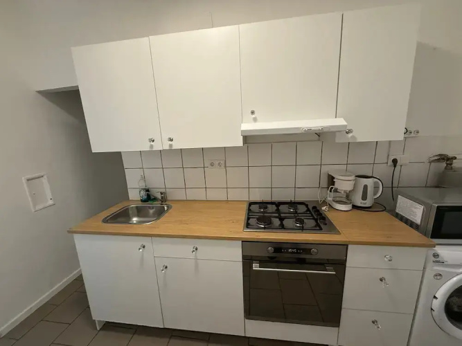 Modern 2BR Apt Steps from Westbahnhof