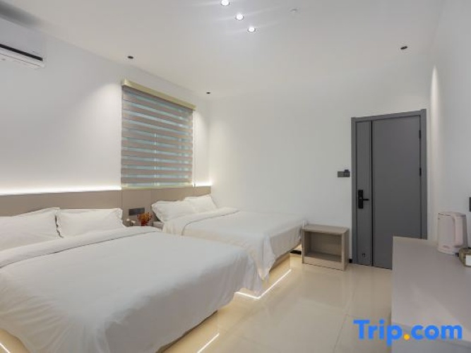 Family Suite with balcony and with sunrise view