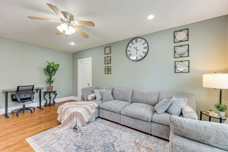2 Bedrooms Apartment