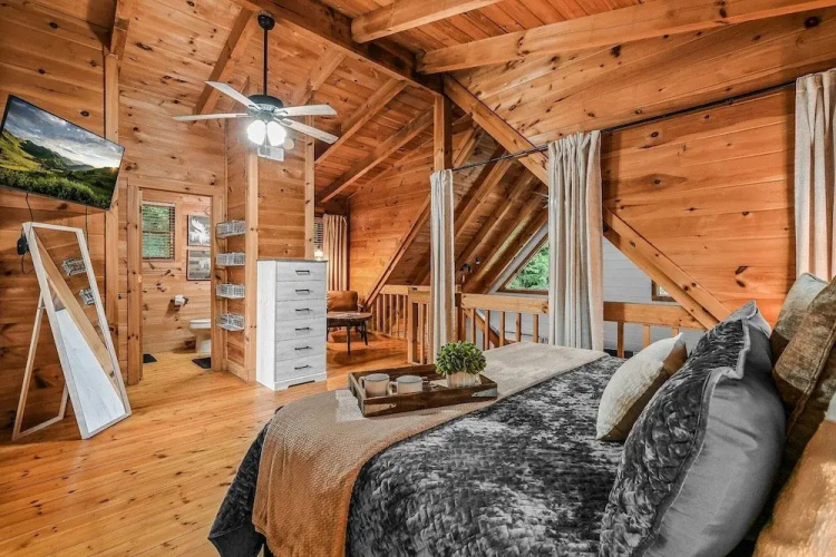 Willow Creek 2 Bedroom Cabin by RedAwning