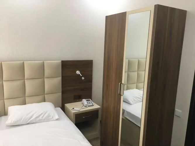 City Hotel