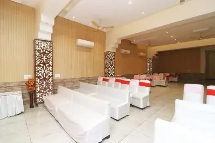Hotel Parichay by OYO Rooms