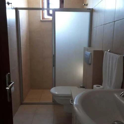 2 Bedrooms Cottage