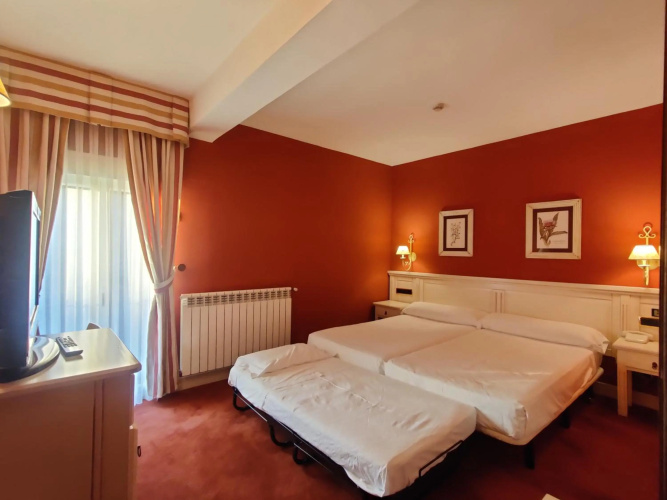 Hotel Leonor Miron