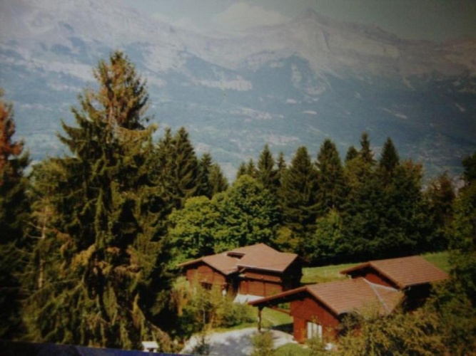 2 Bedrooms Chalet
