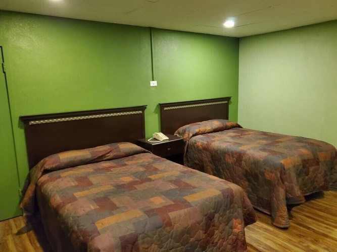 Trailway Motel