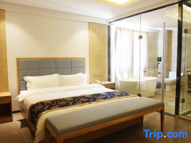 Deluxe Double Suite