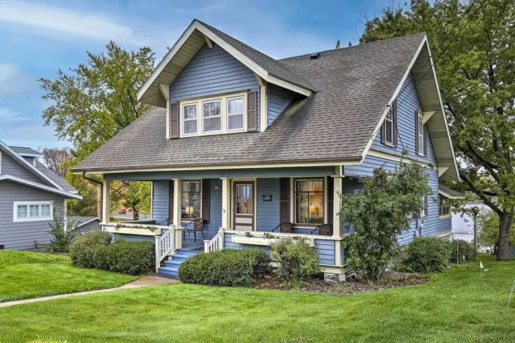 4 Bedrooms Cottage