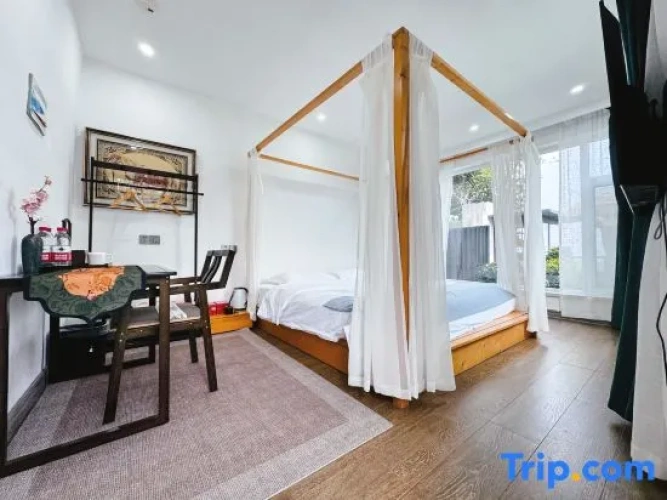 Standard Triple Family room