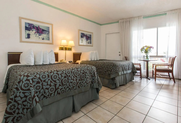 thunderbird beach hotel