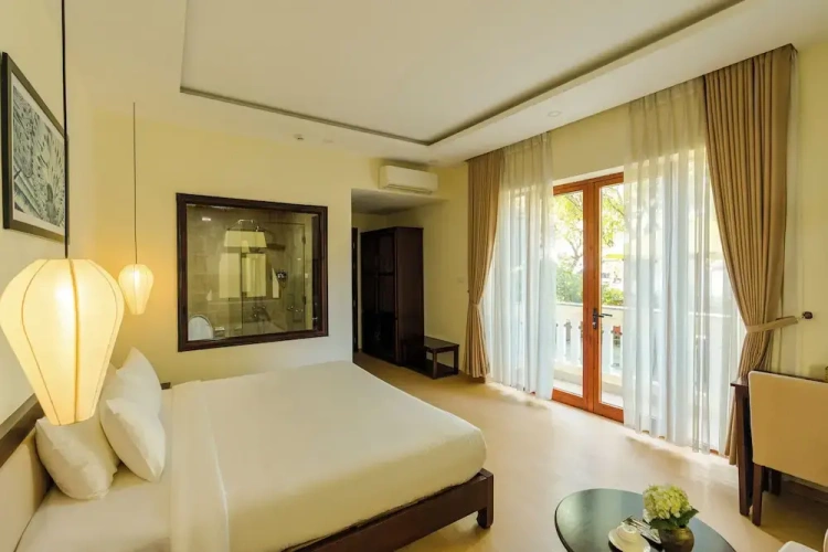 Luxury Double room with balcony and with city view