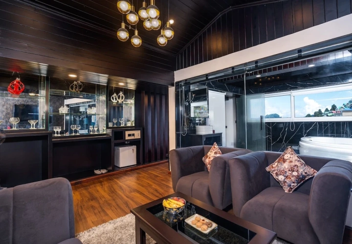 Presidential Suite with balcony