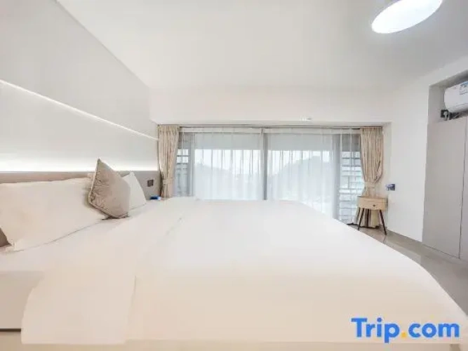 2 Bedrooms Suite with lake view