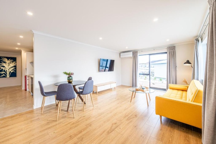2 Bedrooms Apartment