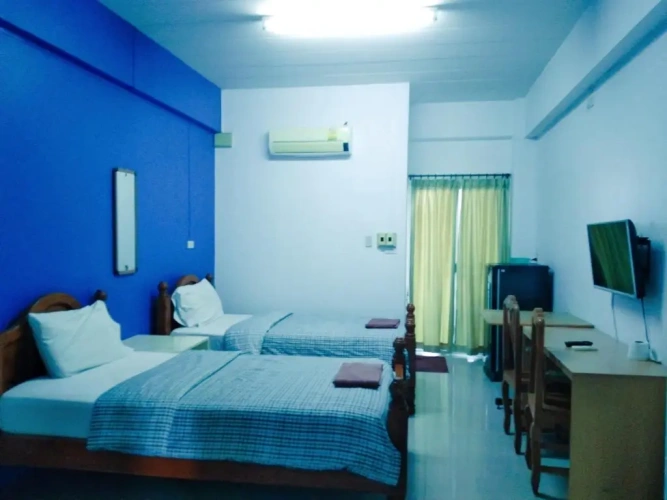 Standard Twin room with balcony