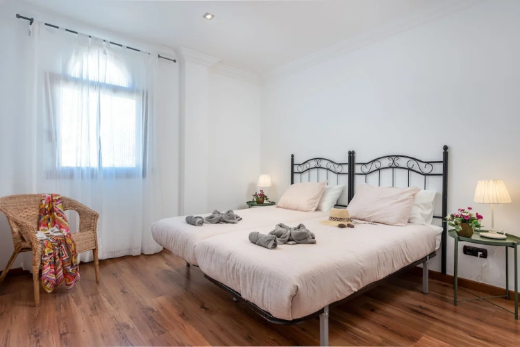 1 Charming Villa,Huge Terraces,Pool,Garden,Bbq!