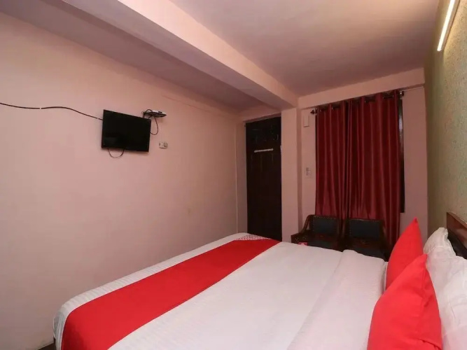 Cedar Tree by OYO Rooms