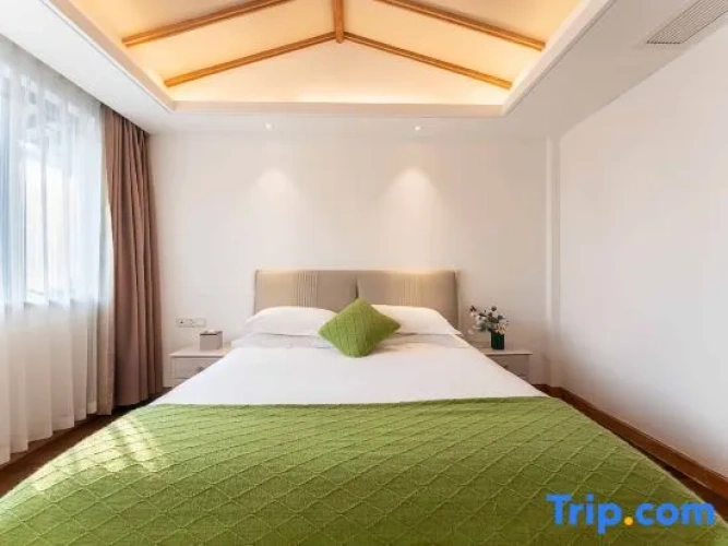 2 Bedrooms Villa
