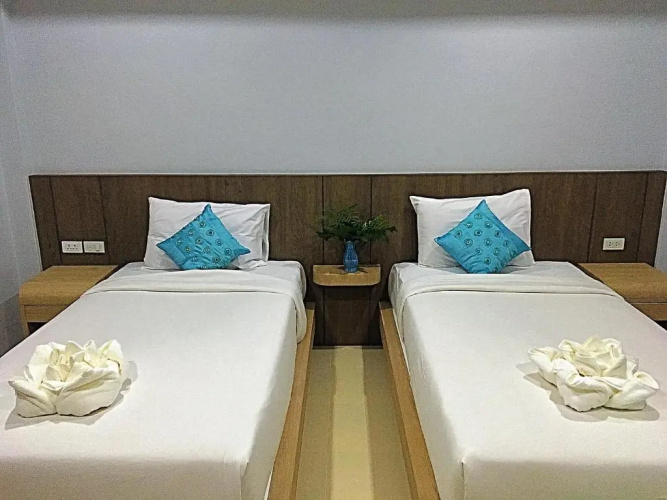 Tonsai Bay Resort