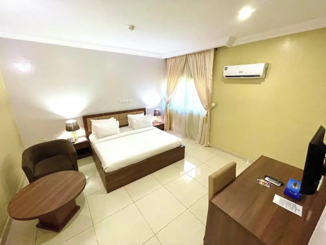 De Guest Pride Hotel and Suites