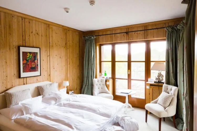 Standard Double room with lake view
