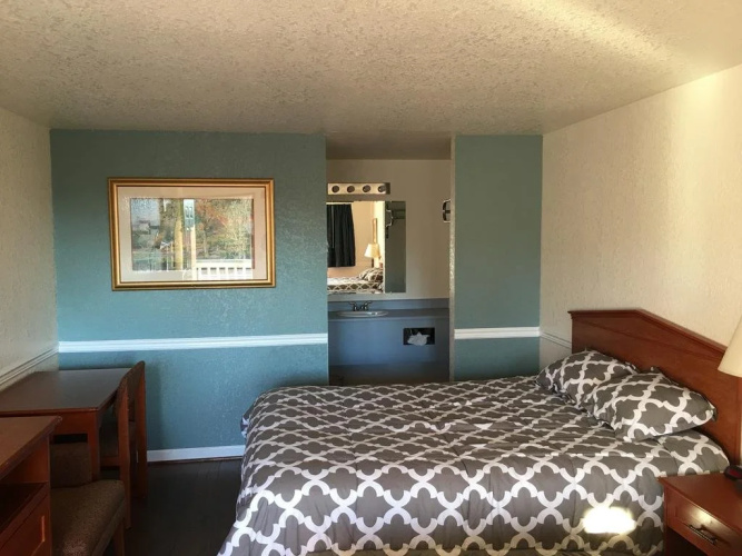 Belfair Motel