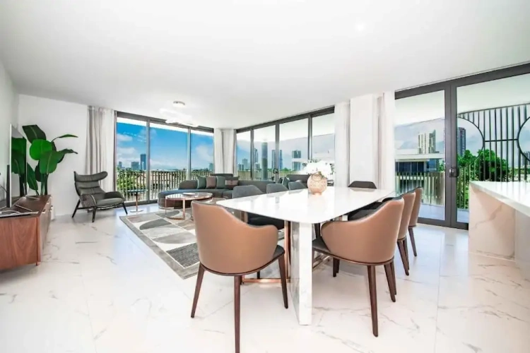 Deluxe Sextuple Apartment