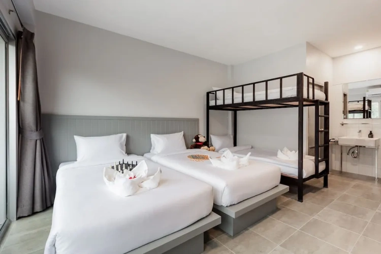 Standard Quadruple room