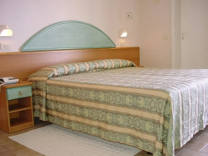 Standard Double room with balcony and with partial sea view