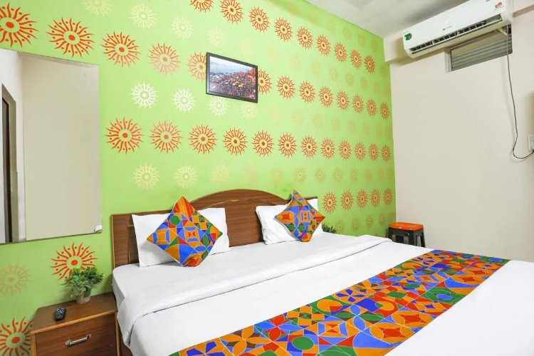 Hotel Kashi Khand