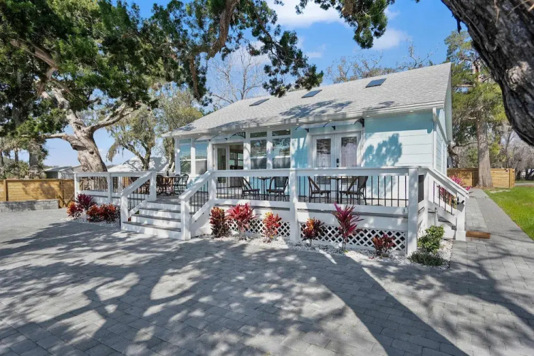 Waterfront Incredible Views Fire pit Renovated