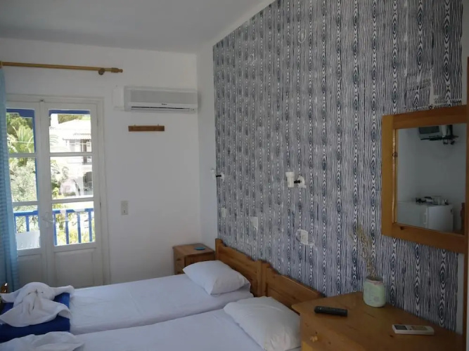 Crystal Rooms