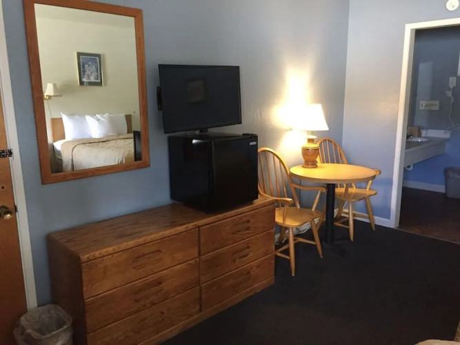 Holiday Lodge
