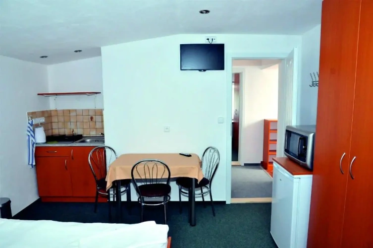 2 Bedrooms Double Suite
