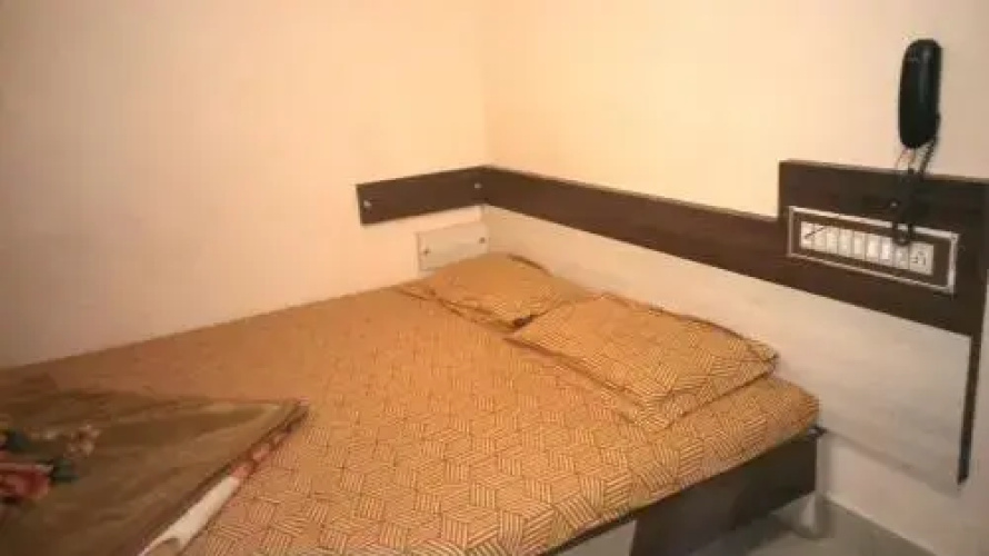Hotel Madhav