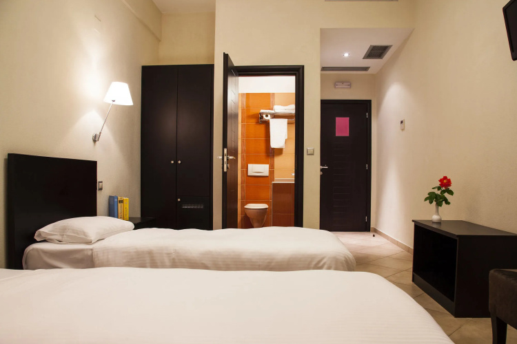 Meteoritis Hotel