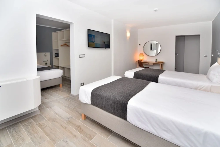 Deluxe Suite