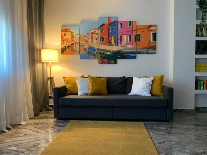 2 Bedrooms Apartment
