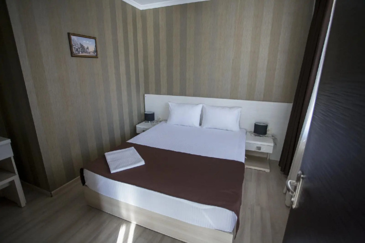 Hotel & Cafe Batus