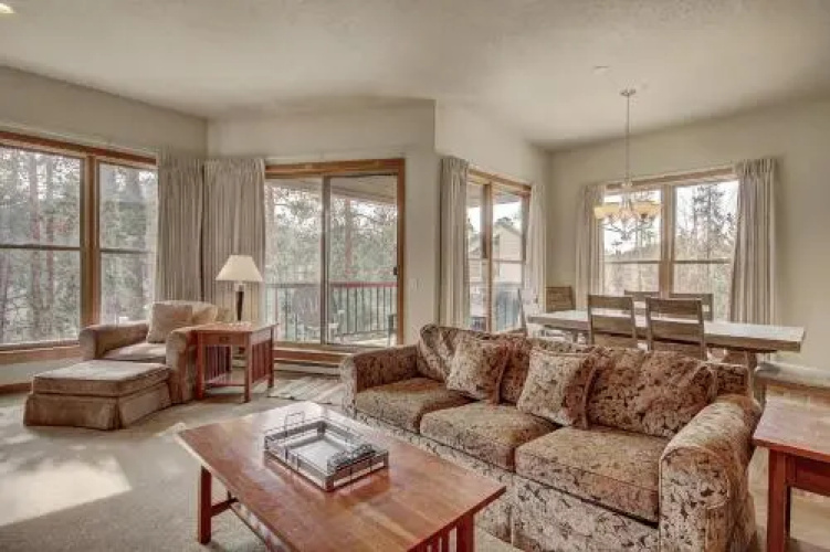 1633 Quicksilver Condo