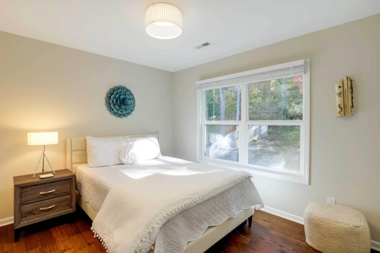 3 Bedrooms Cottage